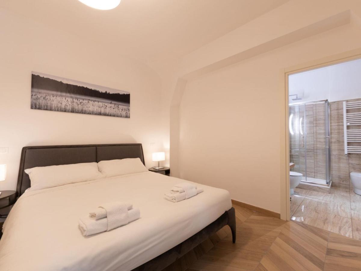רומא The Best Rent - Elegant Five-Bedrooms Apartment Near Colosseo מראה חיצוני תמונה